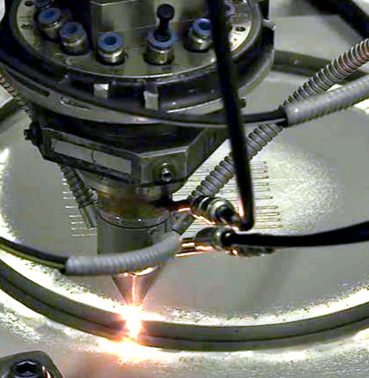 Additive manufacturing laser