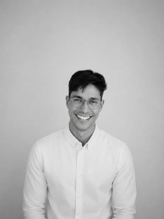 Wide angle Headshot